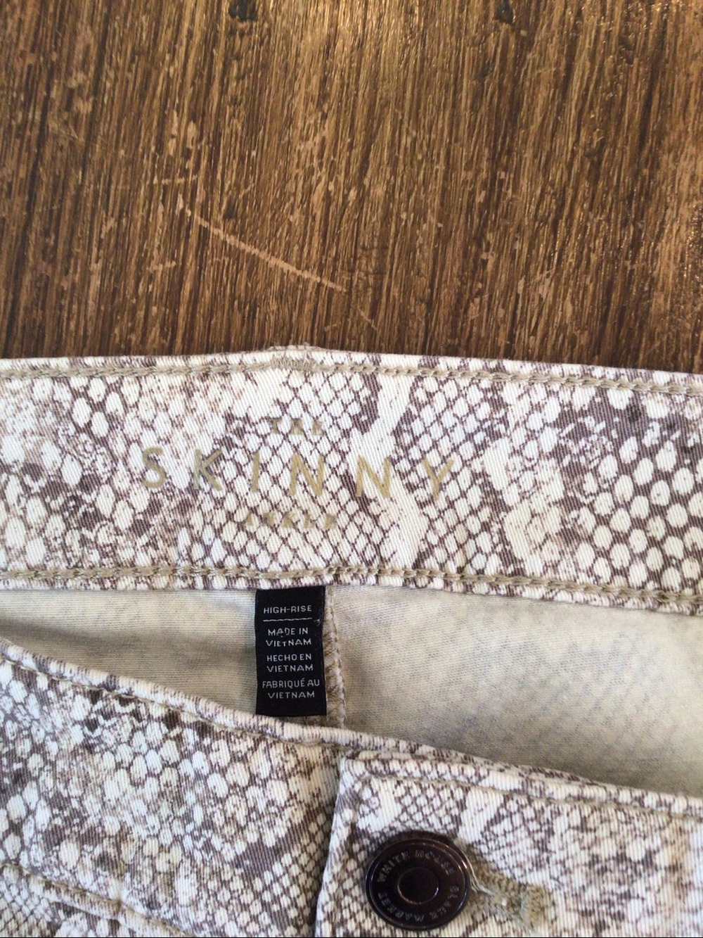 WHBM the skinny ankle snakeskin print pants - Picture 4 of 7